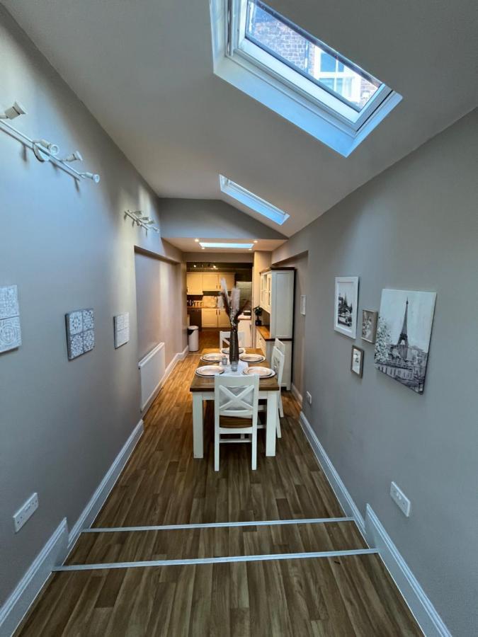 Вилла 18Th Century Townhouse In Chester City Centre Экстерьер фото