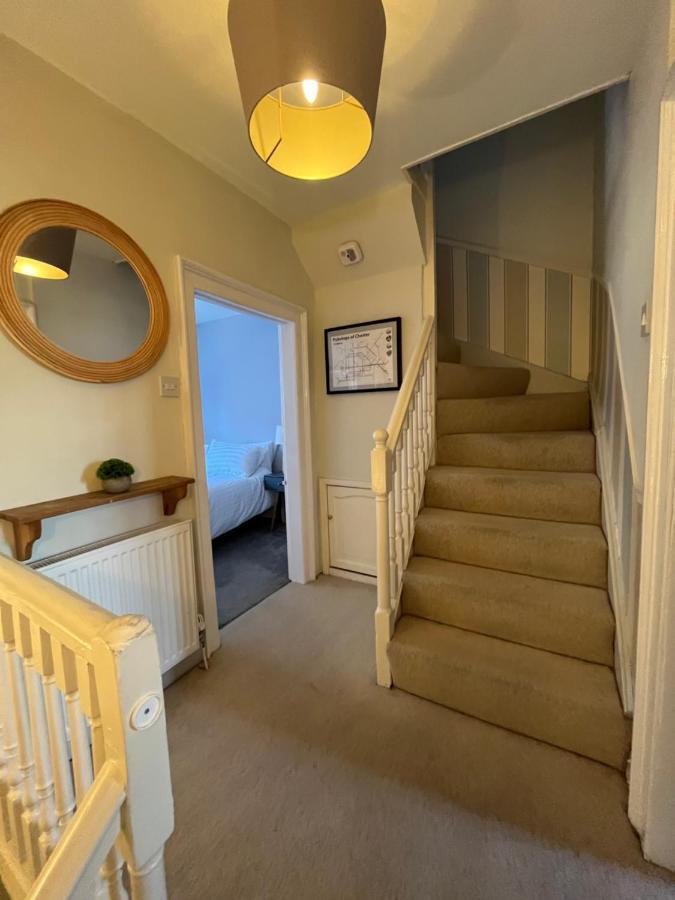 Вилла 18Th Century Townhouse In Chester City Centre Экстерьер фото