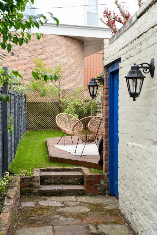 Вилла 18Th Century Townhouse In Chester City Centre Экстерьер фото