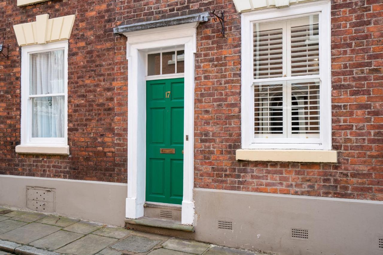 Вилла 18Th Century Townhouse In Chester City Centre Экстерьер фото